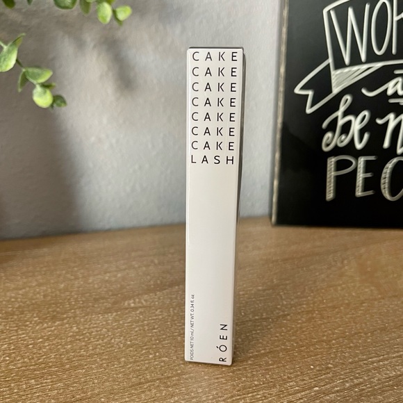 Cake Mascara by Roen - Picture 3 of 7